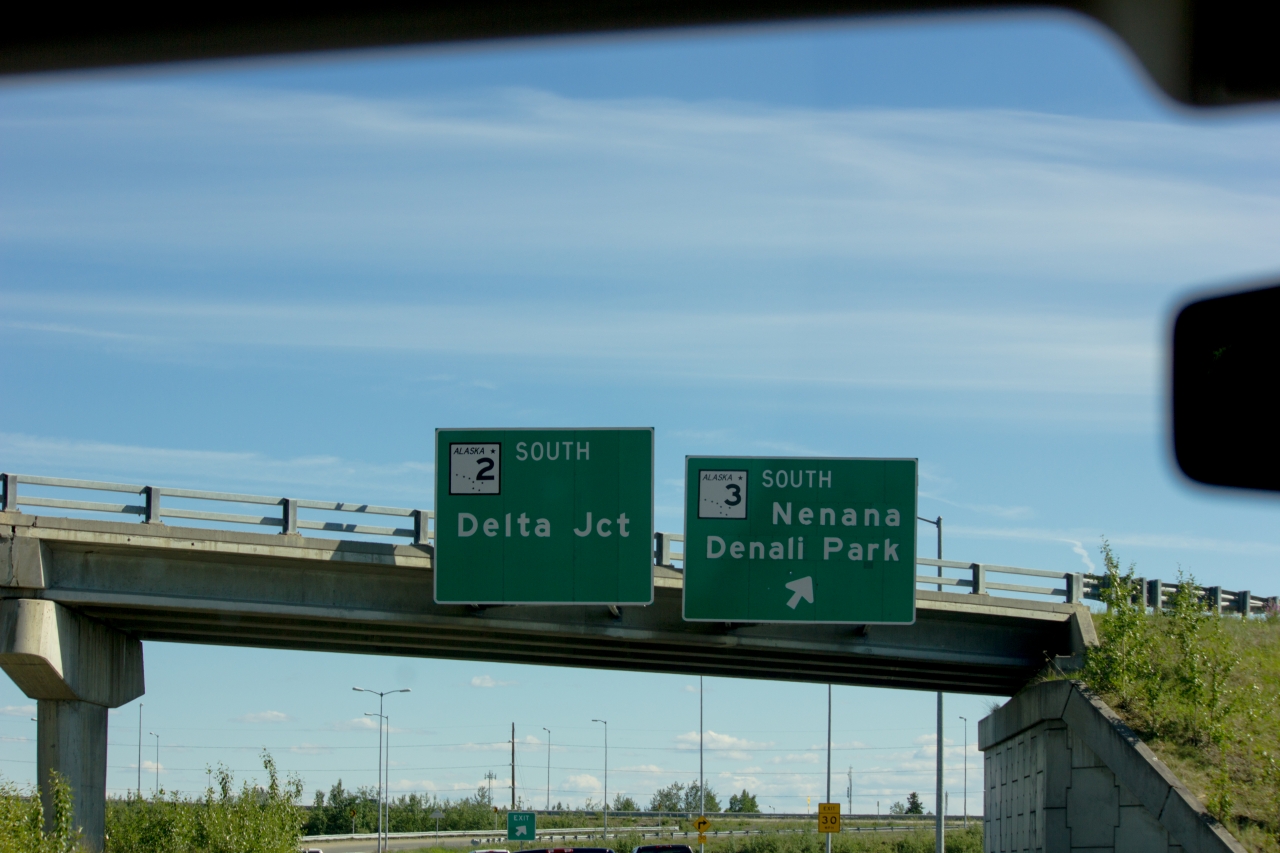 Fairbanks roadway signs for AK 2 south toward Delta Junction and AK 3 south toward Nenana and Denali Park.