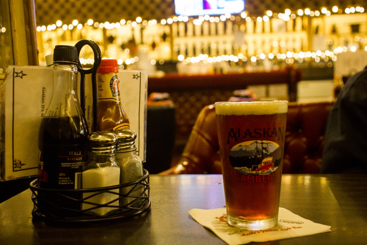 Cold pint of Alaskan Amber beer served to my table at Thorn's Showcase Lounge.