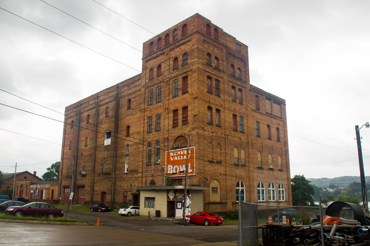 The Beaver Valley Brewery Company Building (1903) on the Ohio River in Rochester, Pennsylvania.