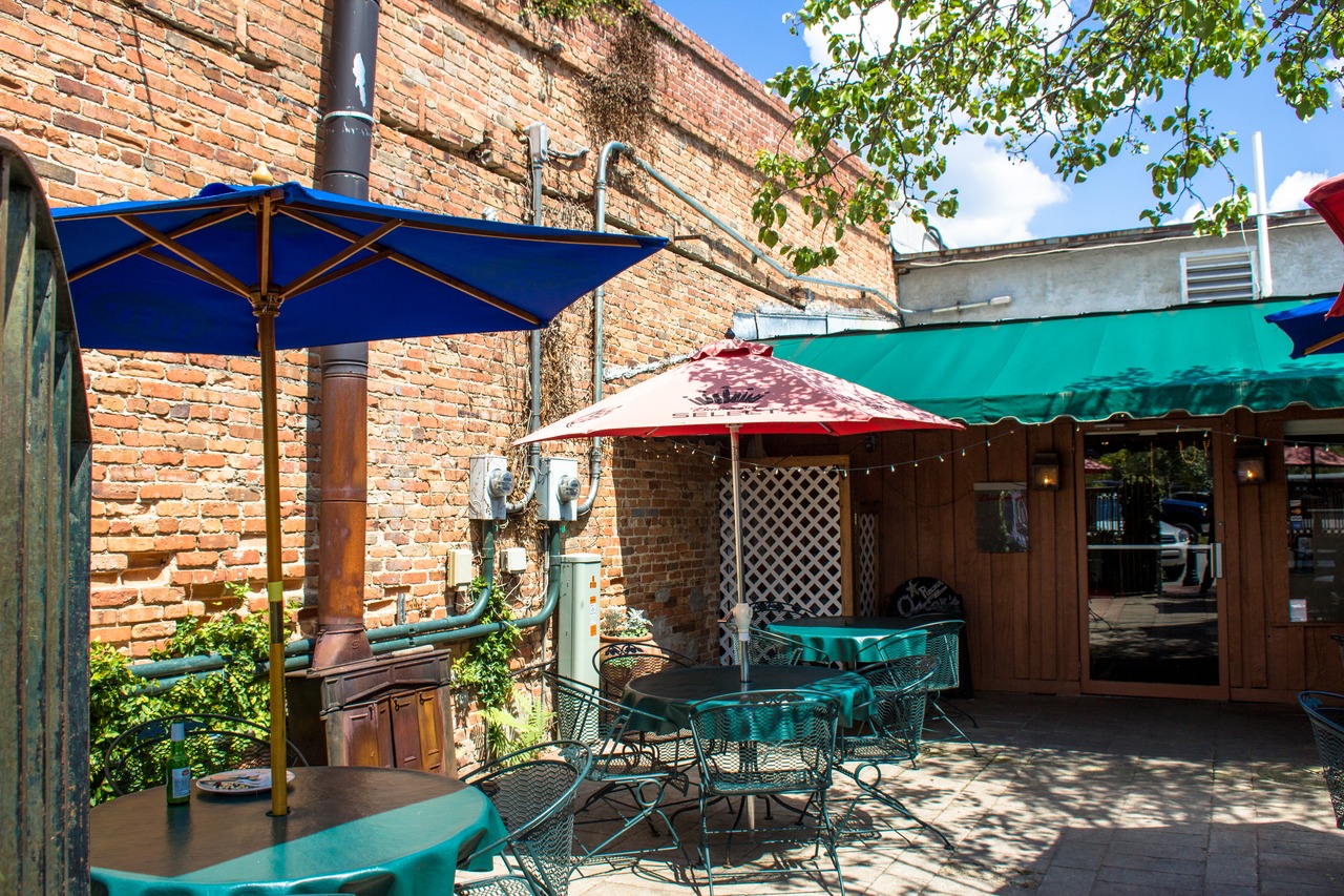 The cozy courtyard at Oscar's in Havana where I enjoyed lunch.