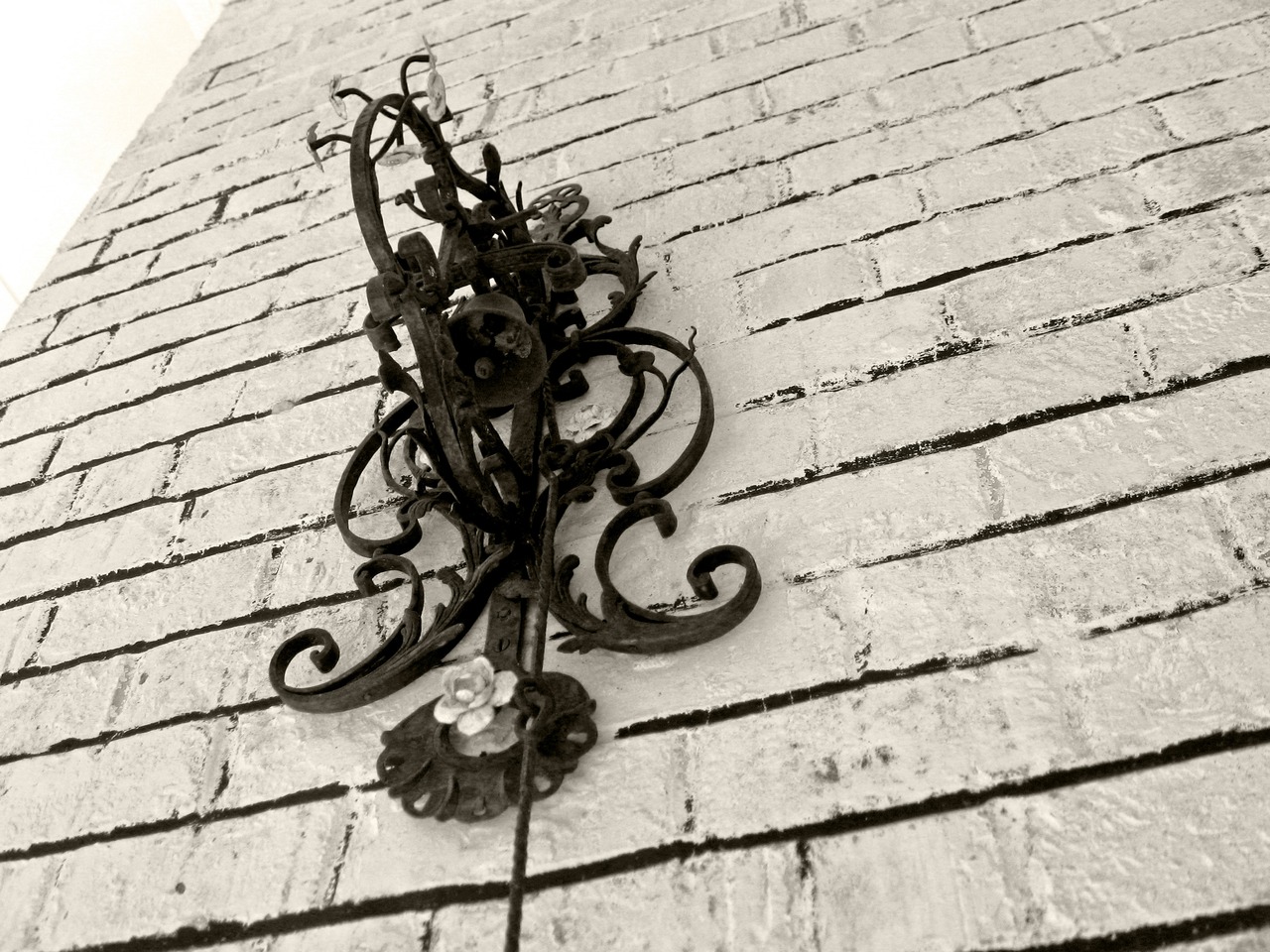 Metal decorative bell on the main house (1936) at Pebble Hill Plantation.