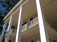 Front of the main house (1936) at Pebble Hill Plantation.