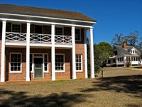 The Waldorf (1929) and Overflow Cottage (1916/17) beyond at Pebble Hill Plantation.