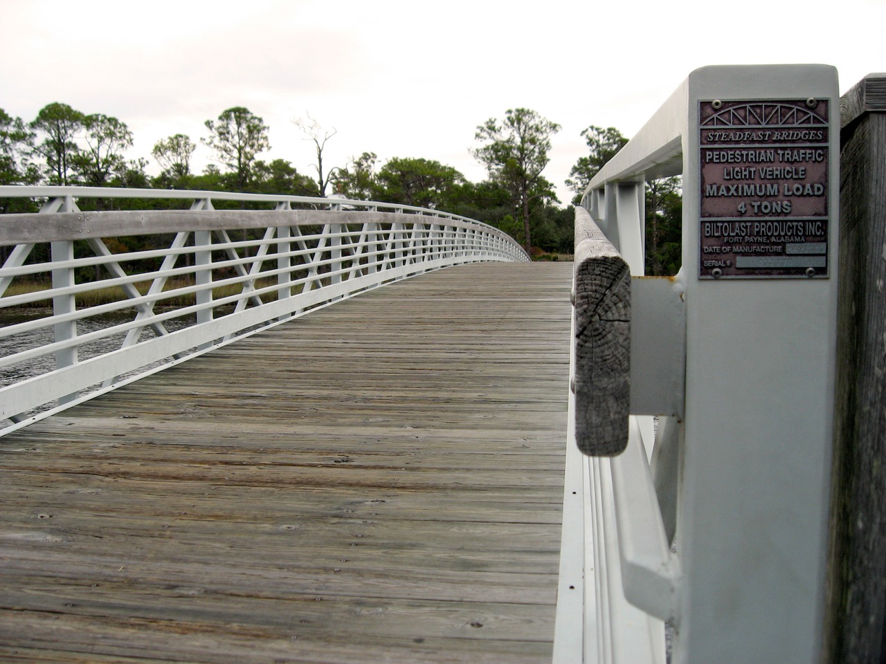 Information plaque on Steadfast 4-Ton Pedestrian/Light Vehicle Bridge 031770 (2003) connecting Marina Park and Cerulean Park North over Western Lake.
